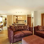 Luxury, Comfort & Quiet Place Next To Cathedral